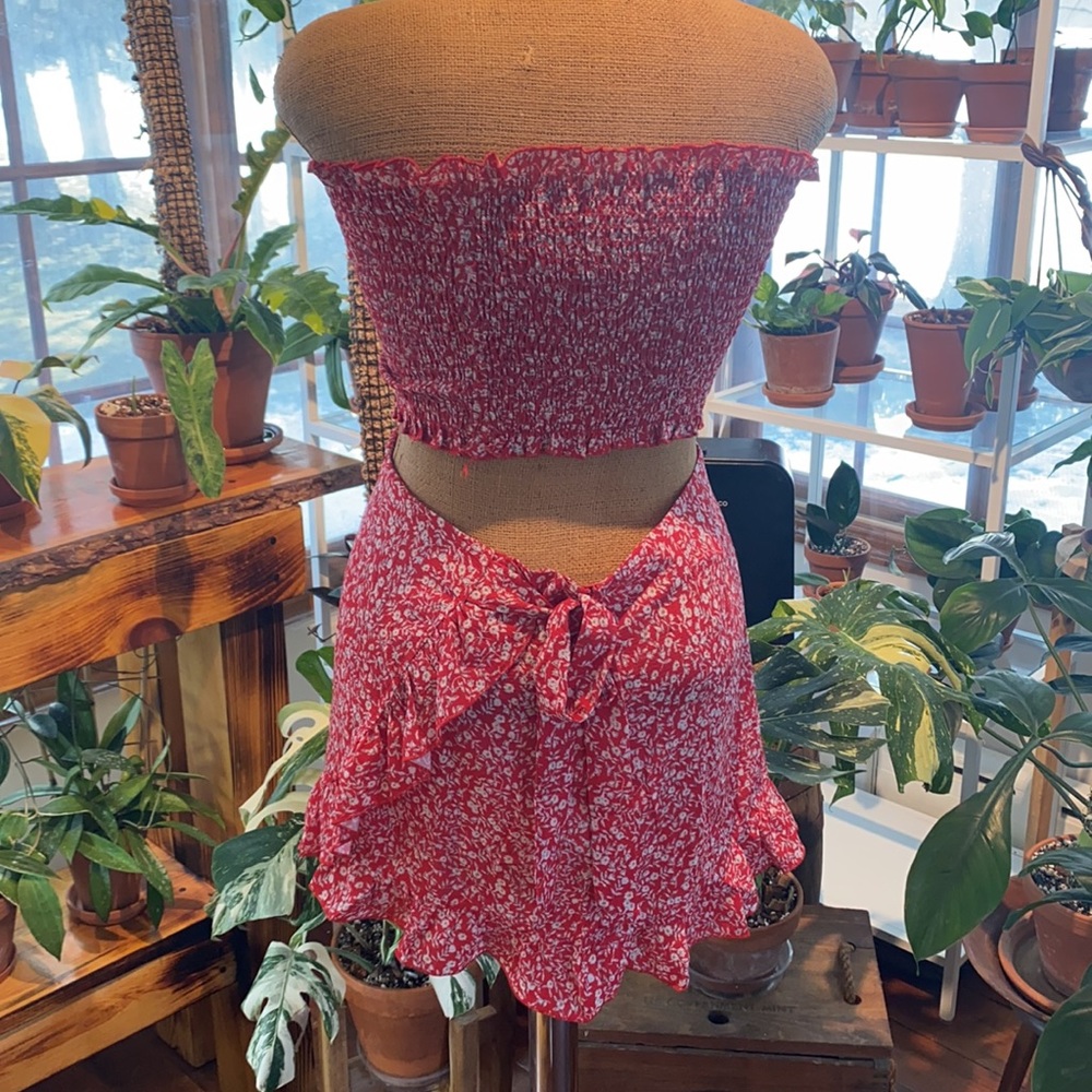 Two piece set - Picture 3 of 3